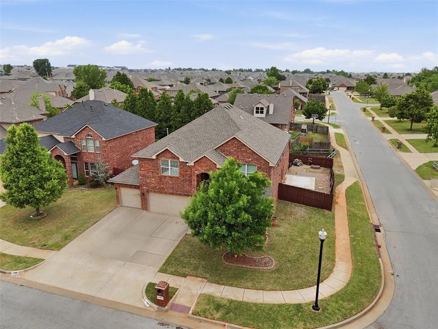 11001 SW 39th Court, Mustang, OK 73064