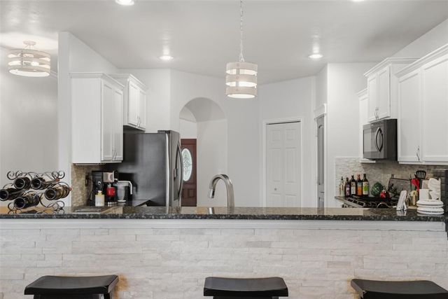 11001 SW 39th Court, Mustang, OK 73064
