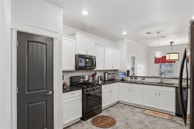 11001 SW 39th Court, Mustang, OK 73064