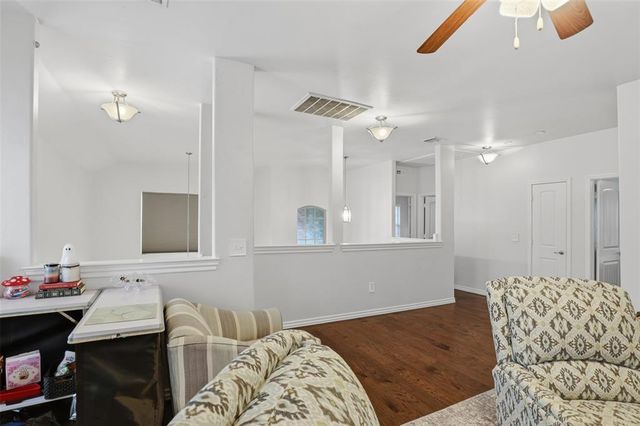 11001 SW 39th Court, Mustang, OK 73064