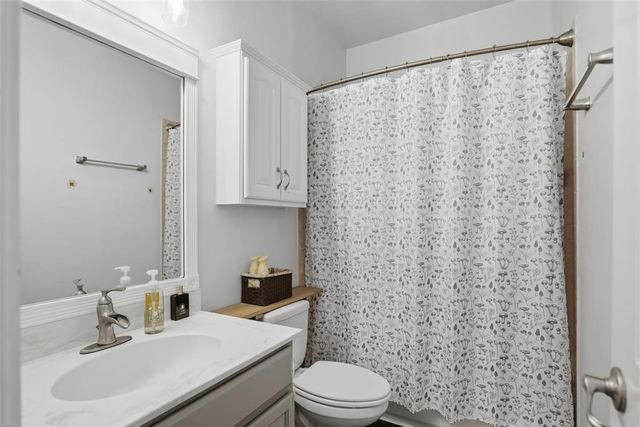 11001 SW 39th Court, Mustang, OK 73064