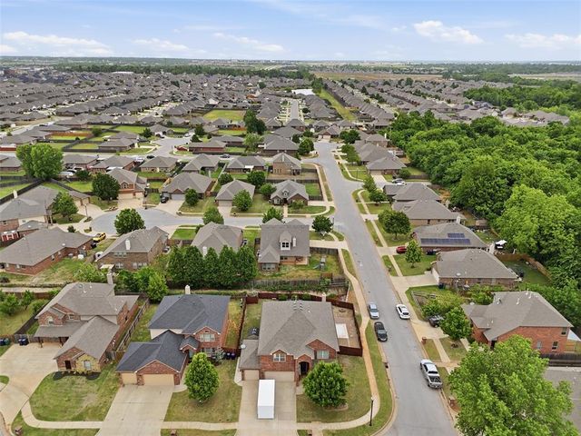 11001 SW 39th Court, Mustang, OK 73064