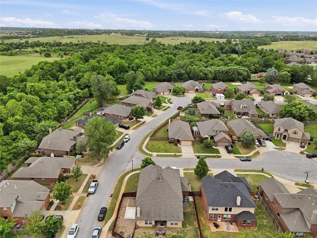 11001 SW 39th Court, Mustang, OK 73064