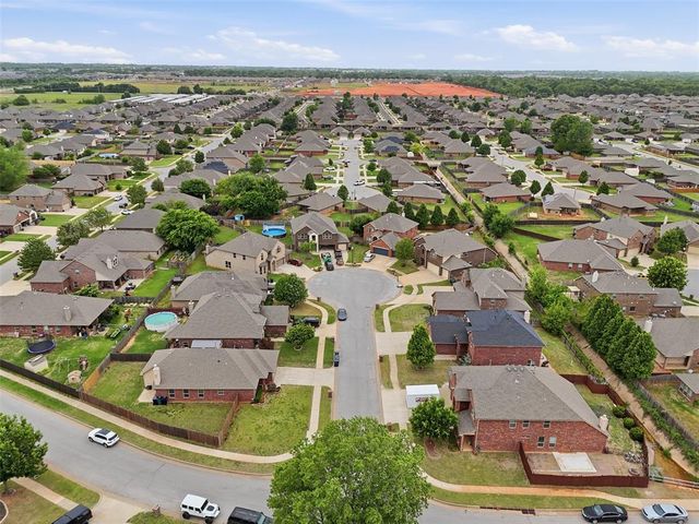11001 SW 39th Court, Mustang, OK 73064