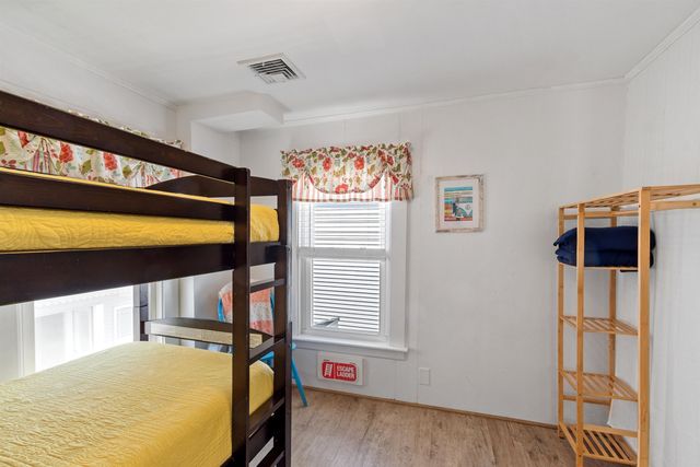 7 Concord Avenue, Hampton, NH 03842
