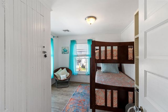 7 Concord Avenue, Hampton, NH 03842