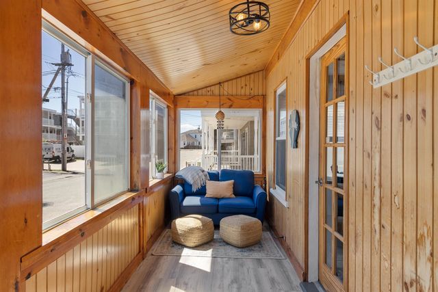 7 Concord Avenue, Hampton, NH 03842