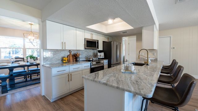 1 NE Stafford Circle, Fort Walton Beach, FL 32547