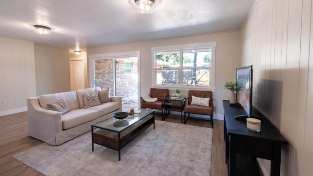 1 NE Stafford Circle, Fort Walton Beach, FL 32547