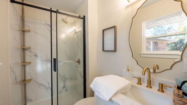 1 NE Stafford Circle, Fort Walton Beach, FL 32547