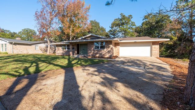 1 NE Stafford Circle, Fort Walton Beach, FL 32547