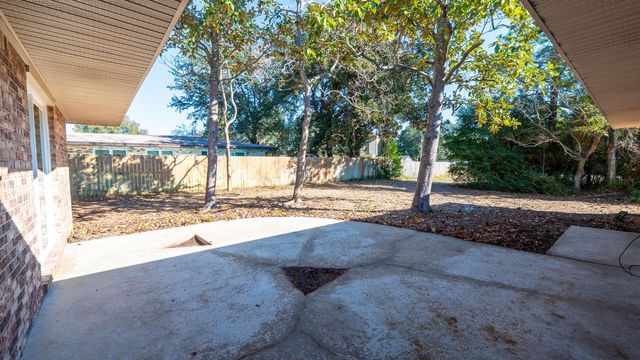 1 NE Stafford Circle, Fort Walton Beach, FL 32547