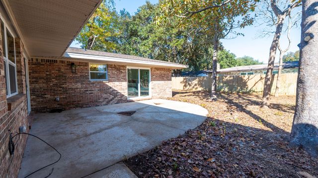 1 NE Stafford Circle, Fort Walton Beach, FL 32547