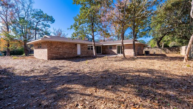 1 NE Stafford Circle, Fort Walton Beach, FL 32547