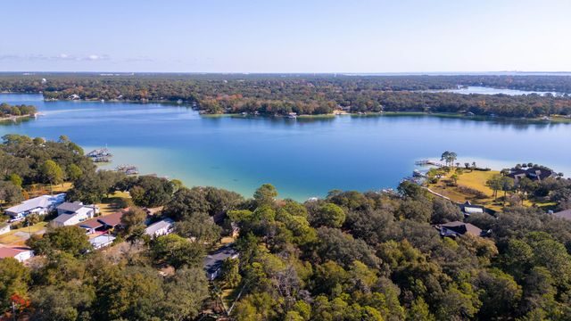 1 NE Stafford Circle, Fort Walton Beach, FL 32547