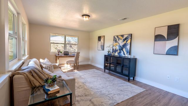 1 NE Stafford Circle, Fort Walton Beach, FL 32547