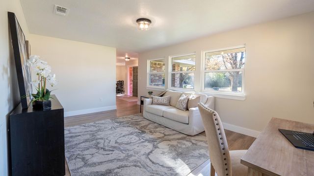 1 NE Stafford Circle, Fort Walton Beach, FL 32547