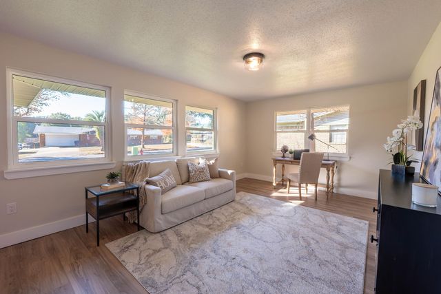 1 NE Stafford Circle, Fort Walton Beach, FL 32547