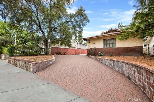 3255 Montrose, Glendale, CA 91214