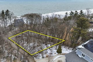 49035 Skyhi Drive, New Buffalo, MI 49117
