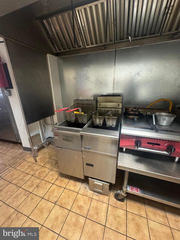 3433 GREENMOUNT AVE, Baltimore, MD 21218