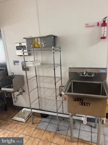 3433 GREENMOUNT AVE, Baltimore, MD 21218