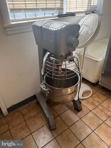 3433 GREENMOUNT AVE, Baltimore, MD 21218