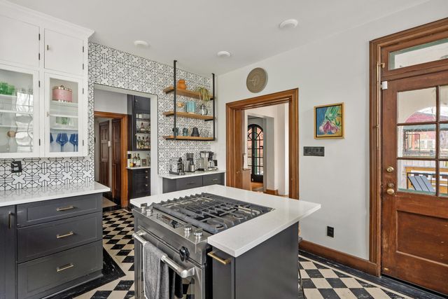 878 Franklin Avenue, Columbus, OH 43205