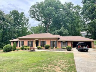 880 Richmond Hill Drive, Marietta, GA 30068