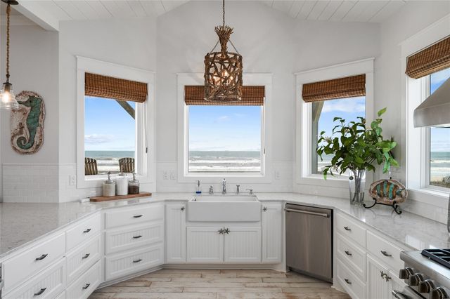 2344 Trinidad Drive, Port Bolivar, TX 77650