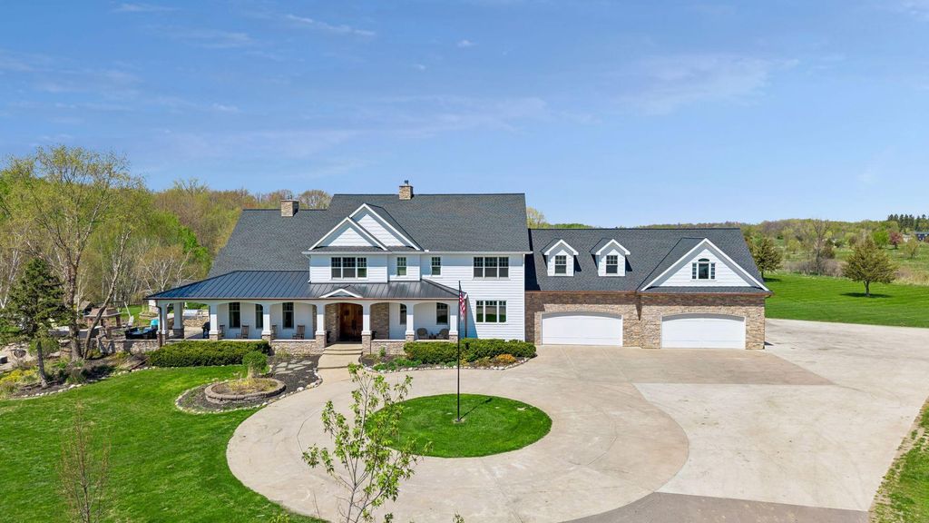 36738 Oriole Avenue, Lindstrom, MN 55045 — exterior