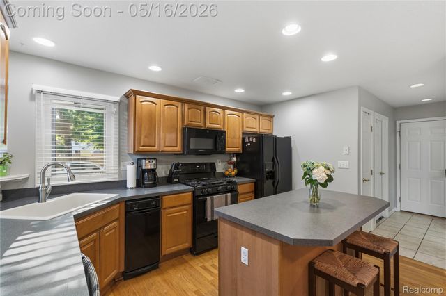 195 Davis Street, Wyandotte, MI 48192