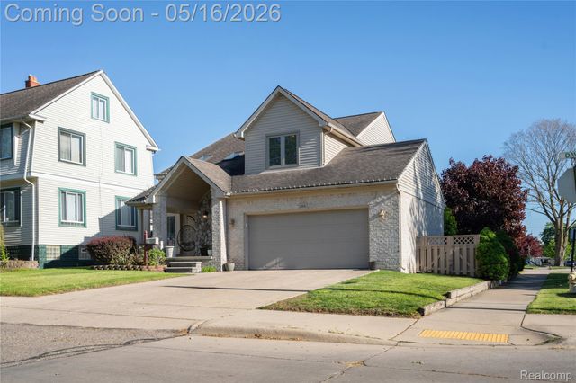 195 Davis Street, Wyandotte, MI 48192