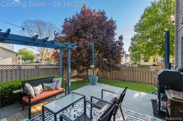 195 Davis Street, Wyandotte, MI 48192
