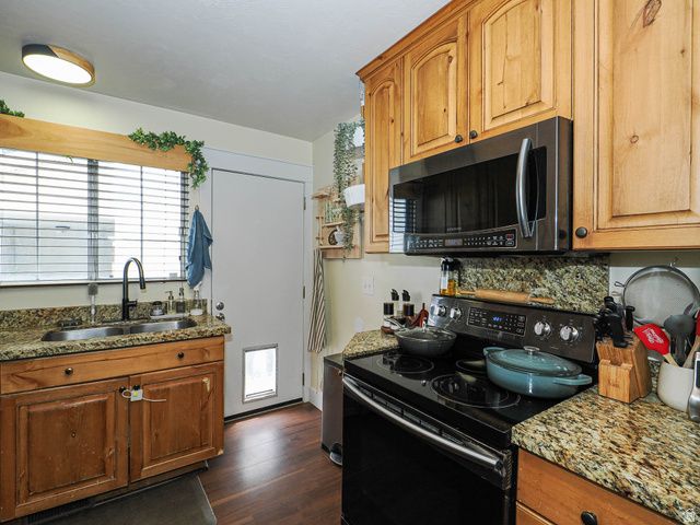 3067 W GREAT PASTURE RD, West Jordan, UT 84088