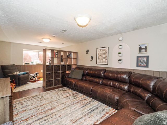 3067 W GREAT PASTURE RD, West Jordan, UT 84088