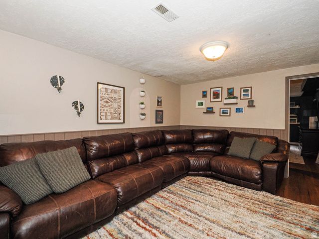 3067 W GREAT PASTURE RD, West Jordan, UT 84088