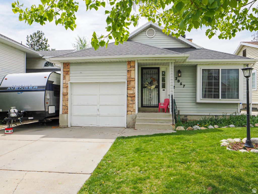 Image 2 of property listing at 3067 W GREAT PASTURE RD, West Jordan, UT 84088