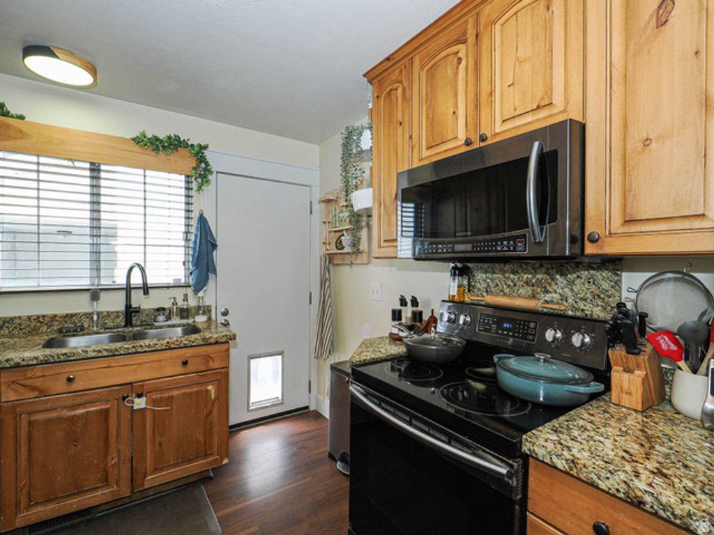 Image 14 of property listing at 3067 W GREAT PASTURE RD, West Jordan, UT 84088
