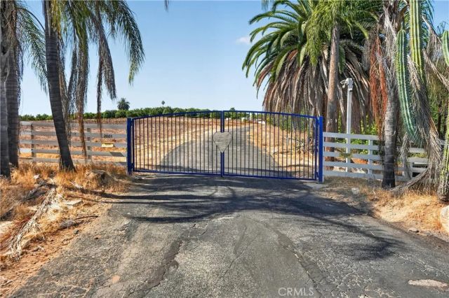2864 Live Oak Park, Fallbrook, CA 92028