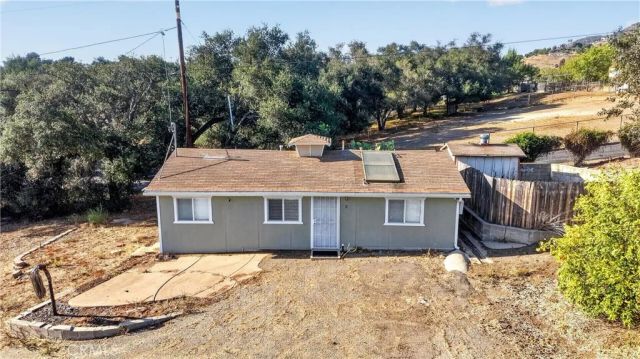 2864 Live Oak Park, Fallbrook, CA 92028