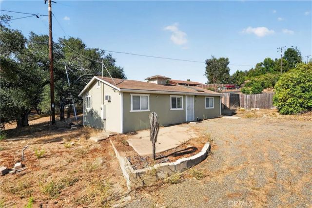2864 Live Oak Park, Fallbrook, CA 92028