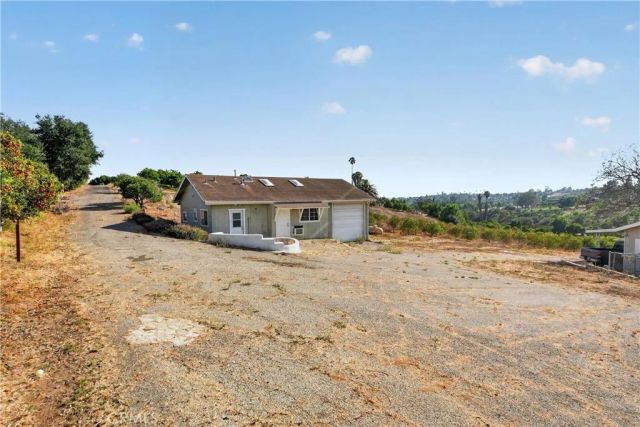 2864 Live Oak Park, Fallbrook, CA 92028
