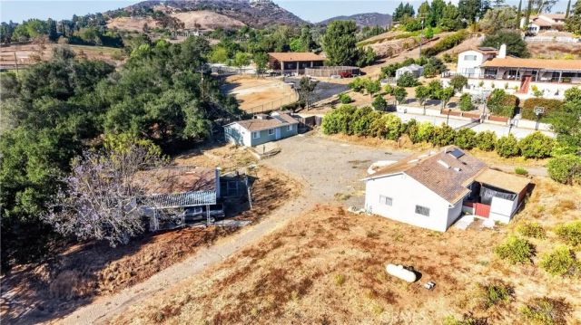 2864 Live Oak Park, Fallbrook, CA 92028