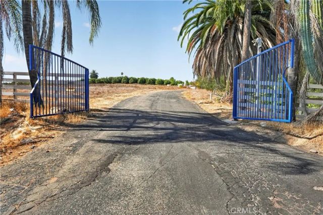 2864 Live Oak Park, Fallbrook, CA 92028
