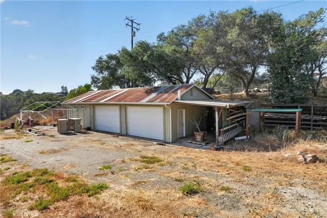 2864 Live Oak Park, Fallbrook, CA 92028