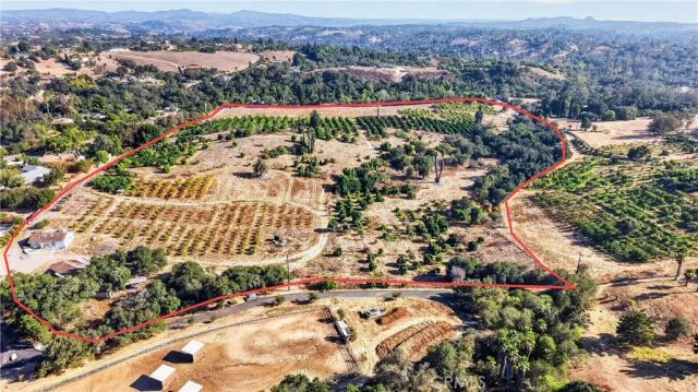 2864 Live Oak Park, Fallbrook, CA 92028