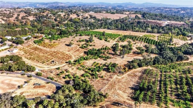 2864 Live Oak Park, Fallbrook, CA 92028