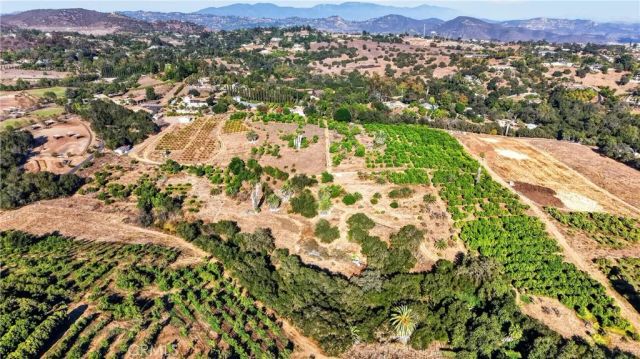 2864 Live Oak Park, Fallbrook, CA 92028