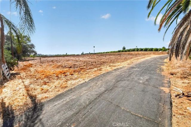 2864 Live Oak Park, Fallbrook, CA 92028